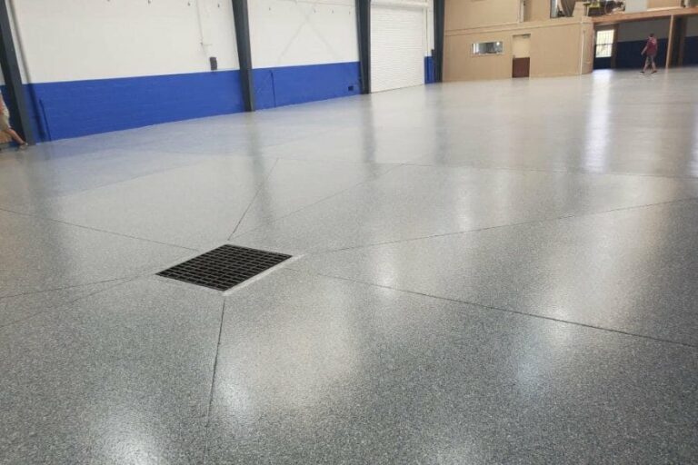 GARAGE FLOOR WITH EPOXY COATING